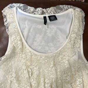 New Directions ruffled sleeveless top.